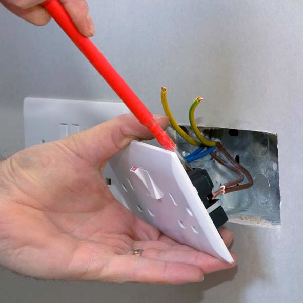 Changing an electric socket